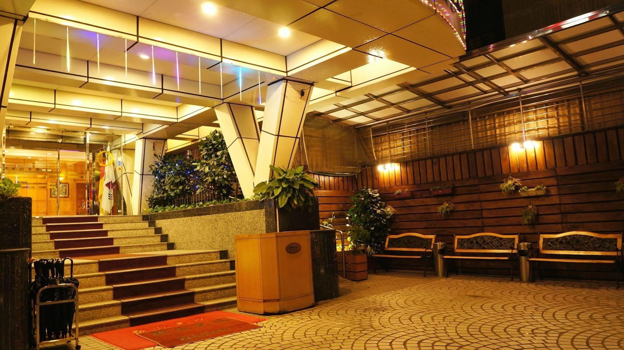 Oriental Hotel Tainan Exterior foto